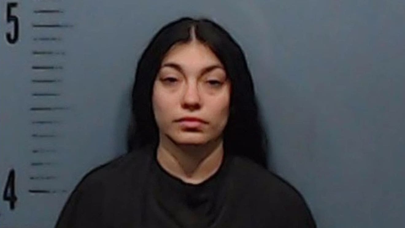 Texas woman indicted, accused of leaving toddler alone because she ...