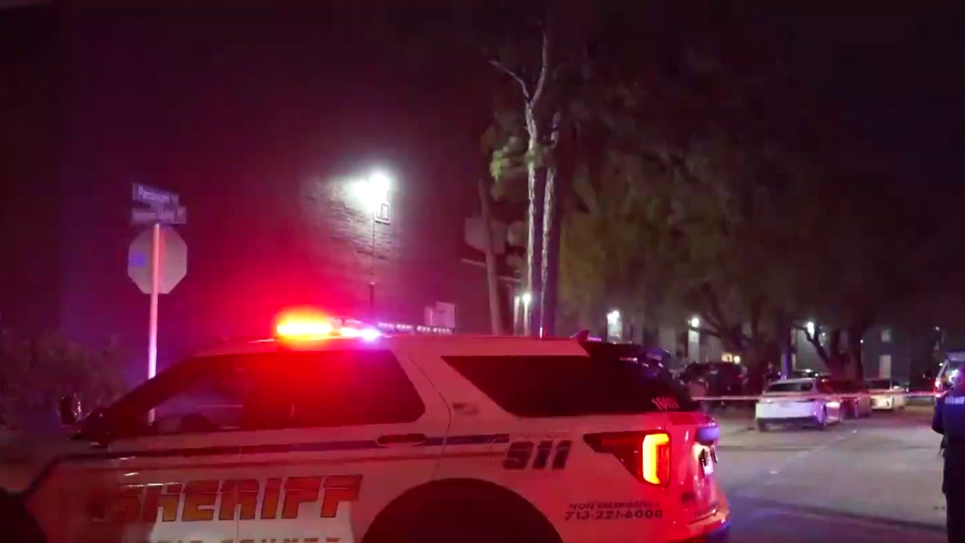 21-year-old man shot to death outside north Houston apartment complex ...