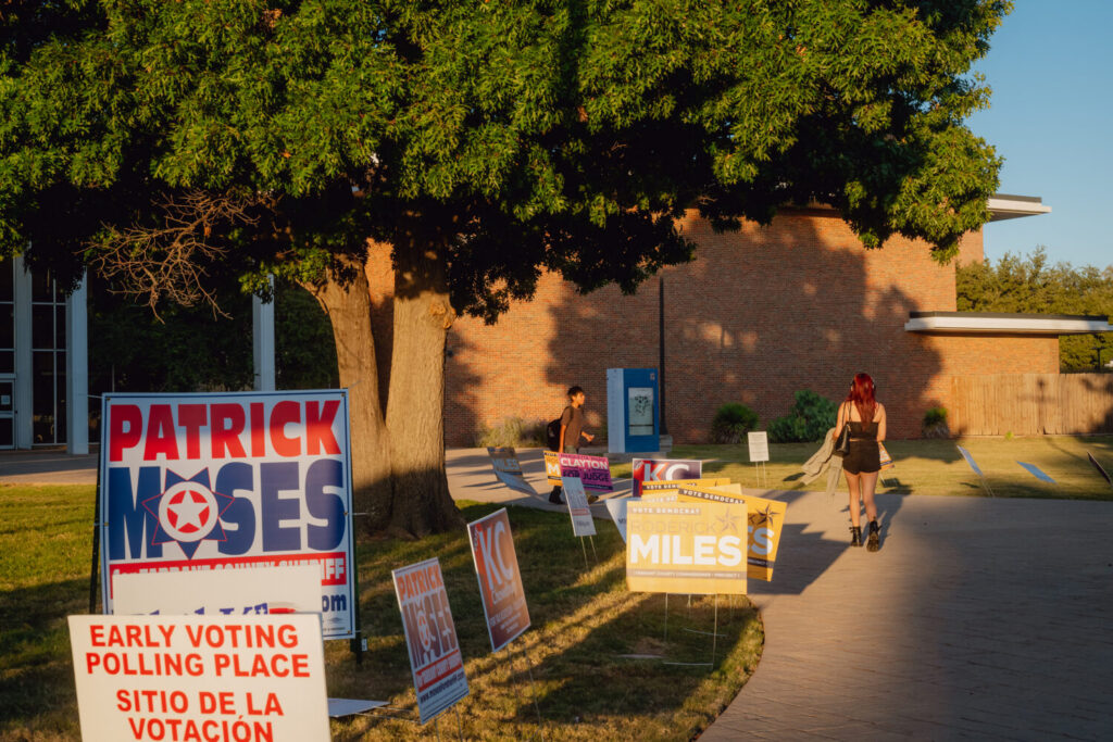 1021 early voting ft worth dr 18 tt